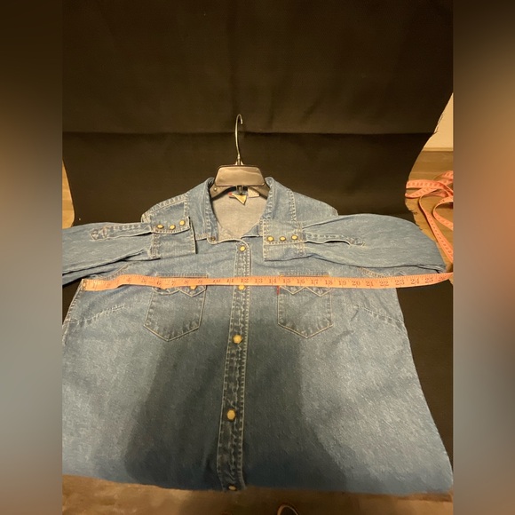 Vintage Levi’s women’s western pearl snap blue jeans shirt - Picture 3 of 5